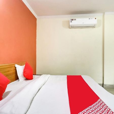 Oyo Hotel R K Residency Ґурґаон Екстер'єр фото