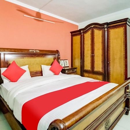 Oyo Hotel R K Residency Ґурґаон Екстер'єр фото