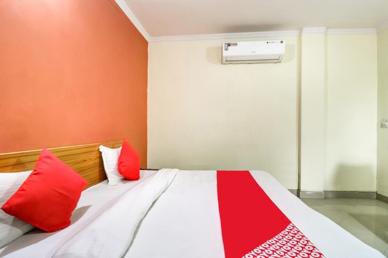 Oyo Hotel R K Residency Ґурґаон Екстер'єр фото