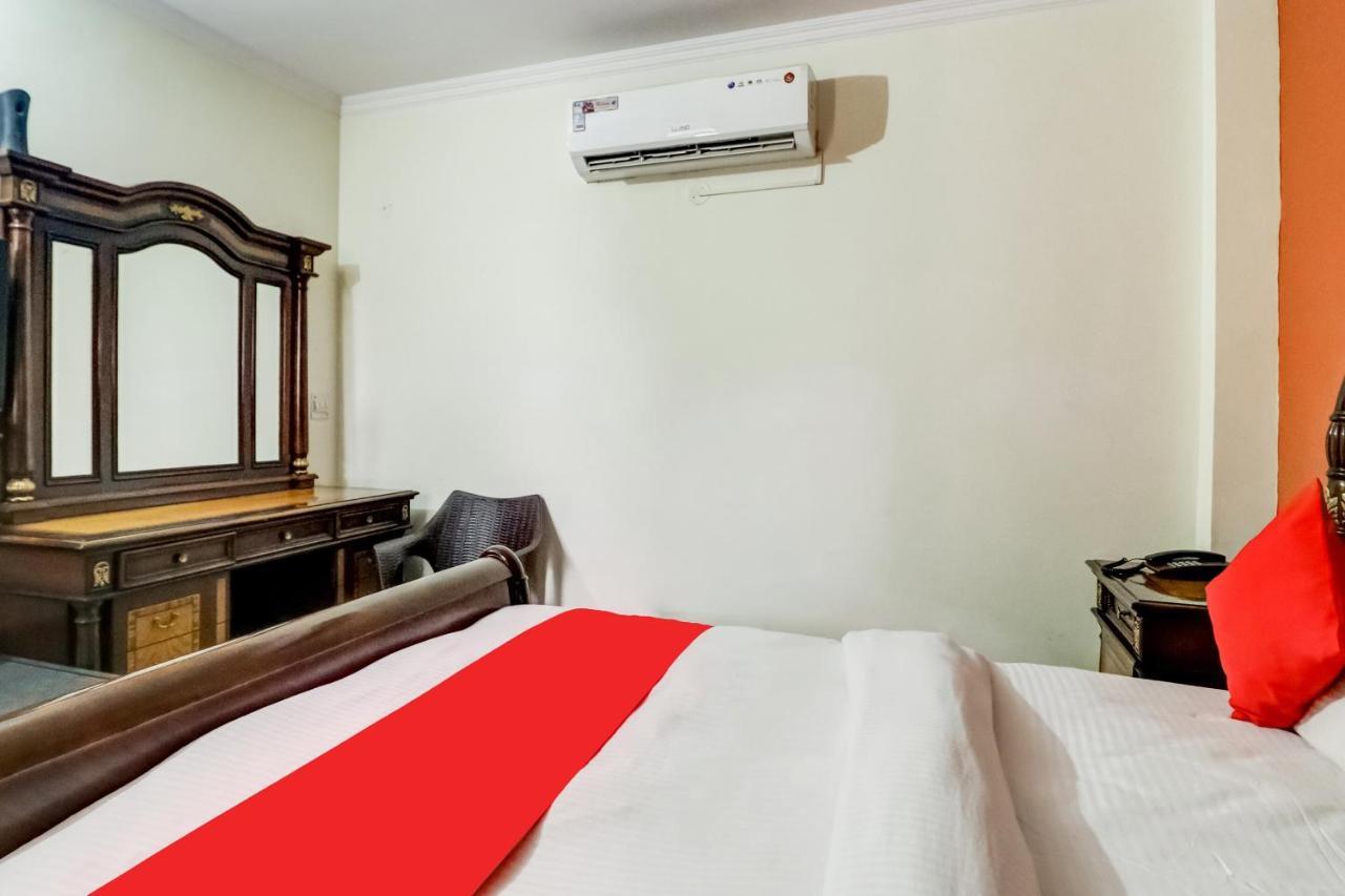 Oyo Hotel R K Residency Ґурґаон Екстер'єр фото
