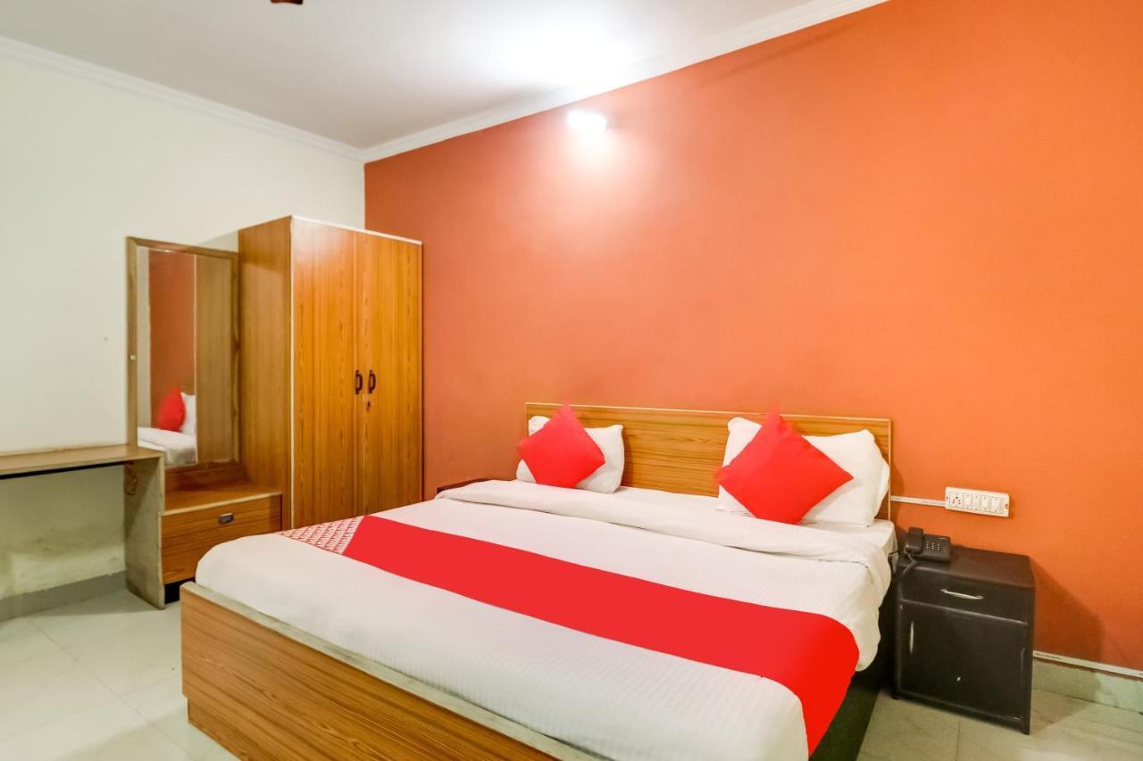 Oyo Hotel R K Residency Ґурґаон Екстер'єр фото