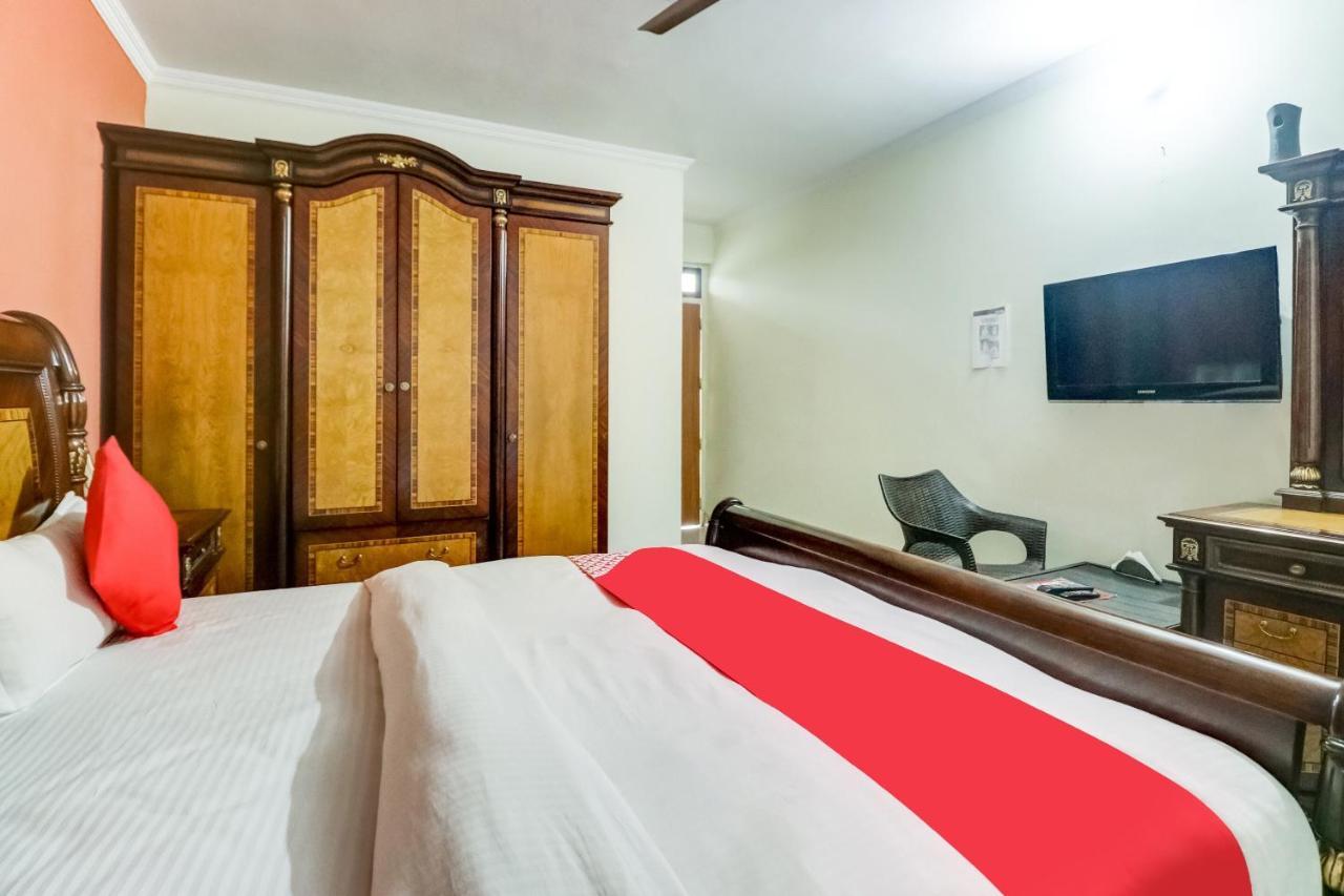 Oyo Hotel R K Residency Ґурґаон Екстер'єр фото
