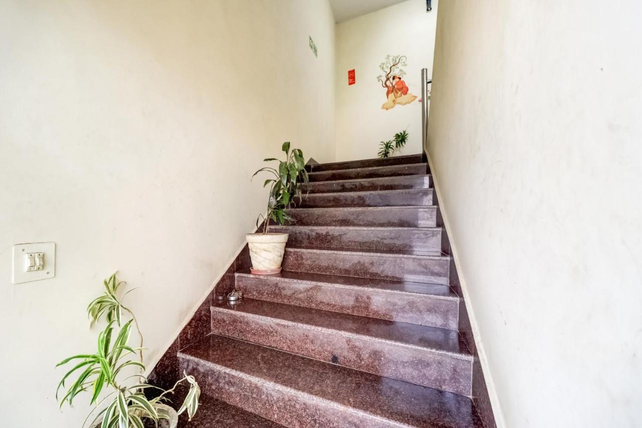 Oyo Hotel R K Residency Ґурґаон Екстер'єр фото