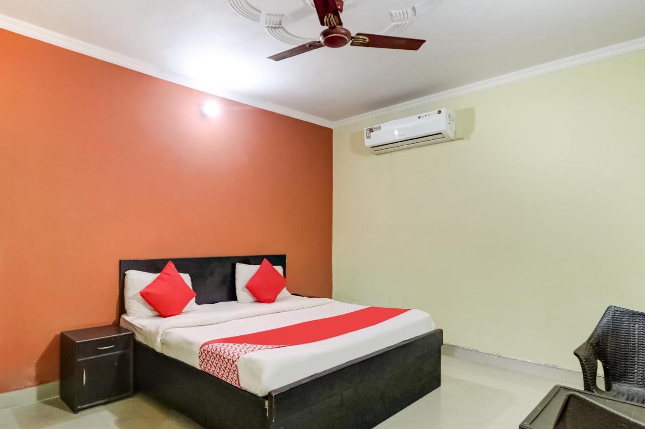 Oyo Hotel R K Residency Ґурґаон Екстер'єр фото