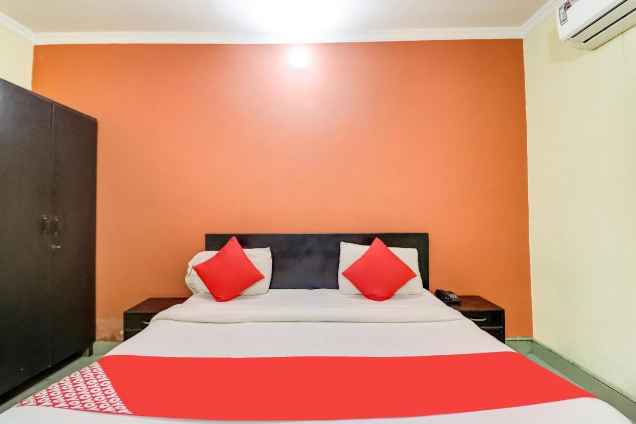 Oyo Hotel R K Residency Ґурґаон Екстер'єр фото