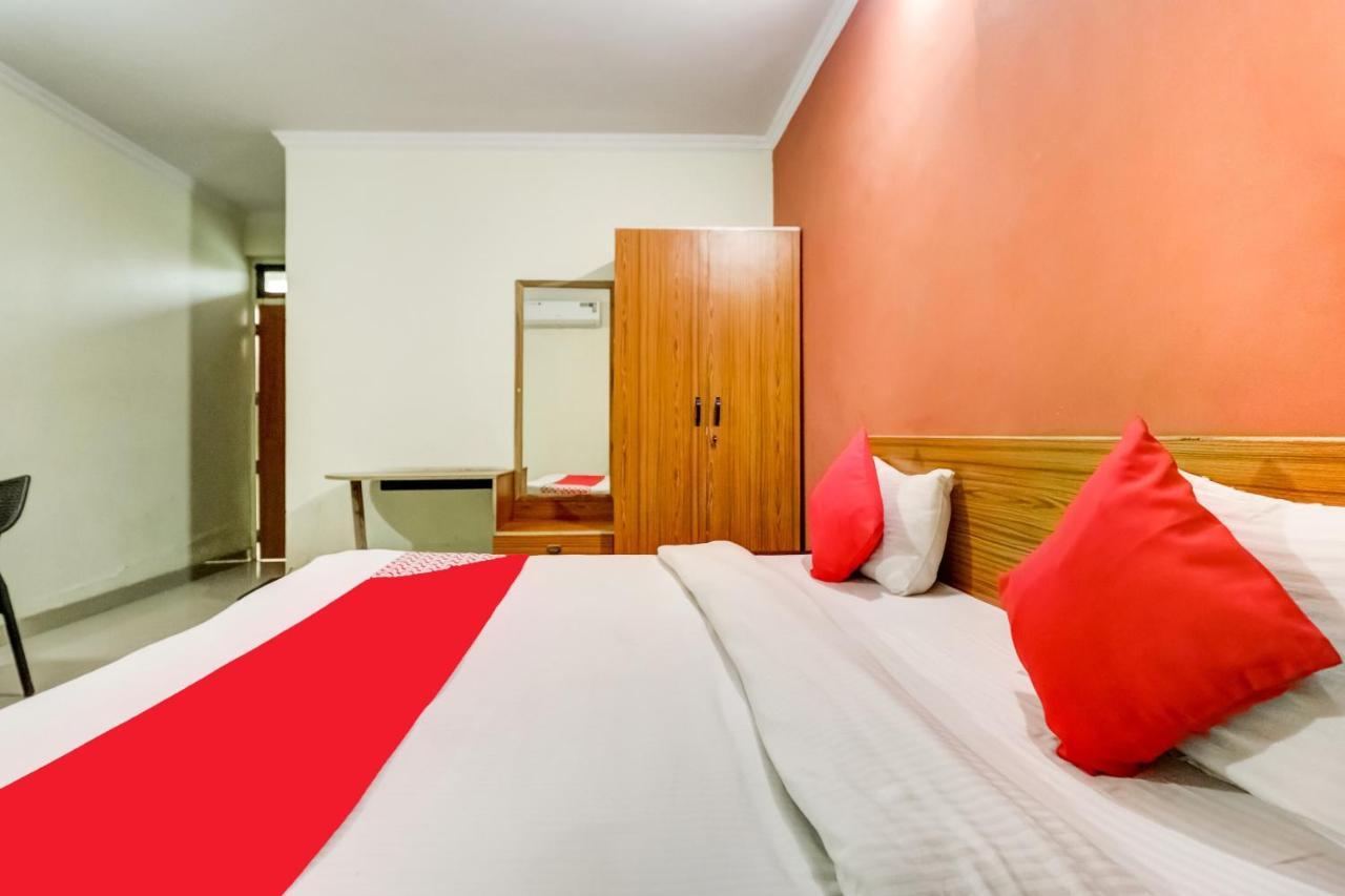 Oyo Hotel R K Residency Ґурґаон Екстер'єр фото