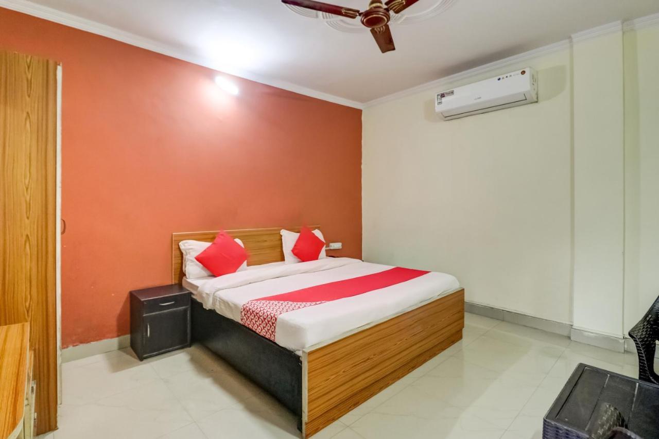 Oyo Hotel R K Residency Ґурґаон Екстер'єр фото