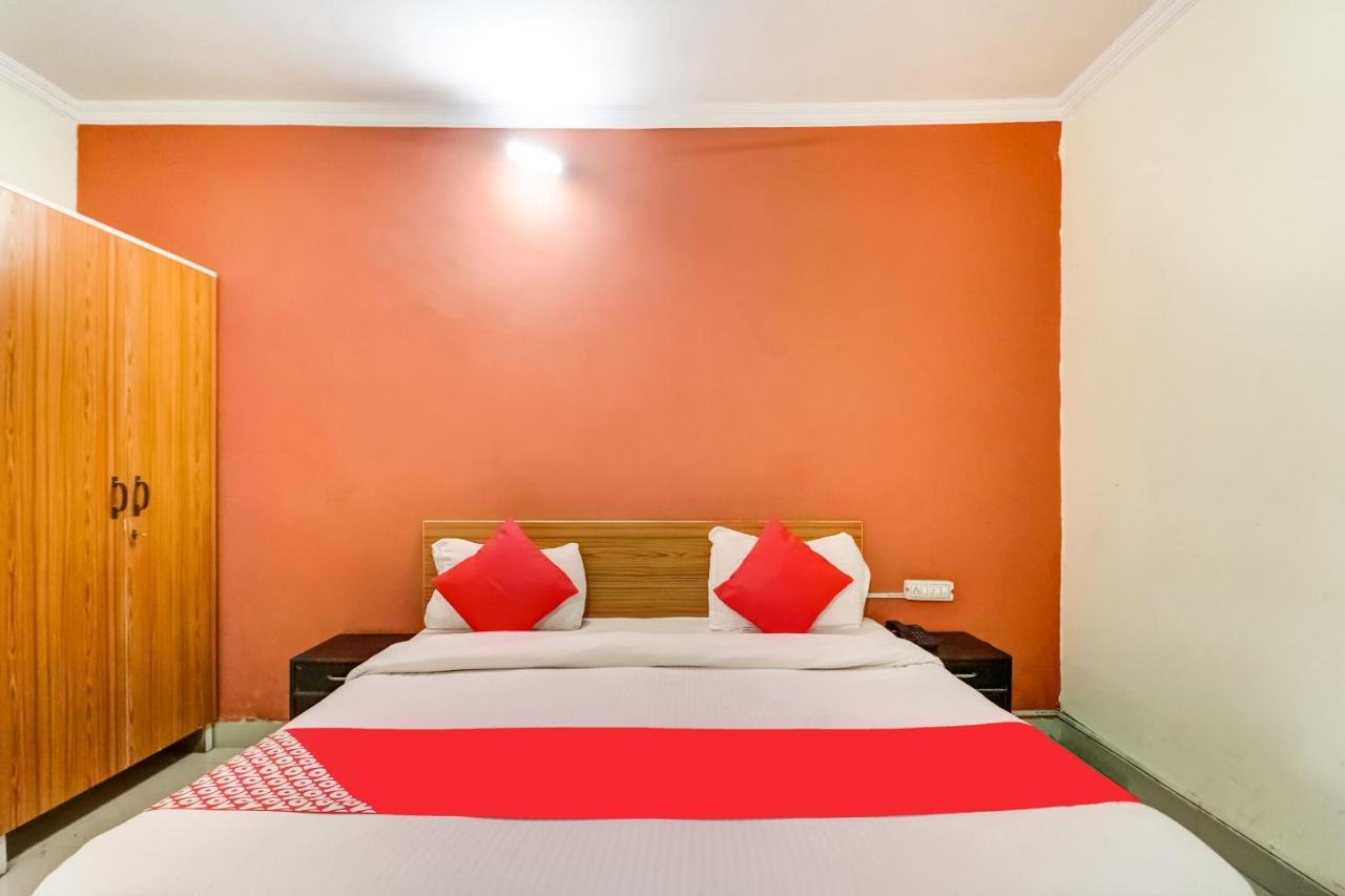 Oyo Hotel R K Residency Ґурґаон Екстер'єр фото