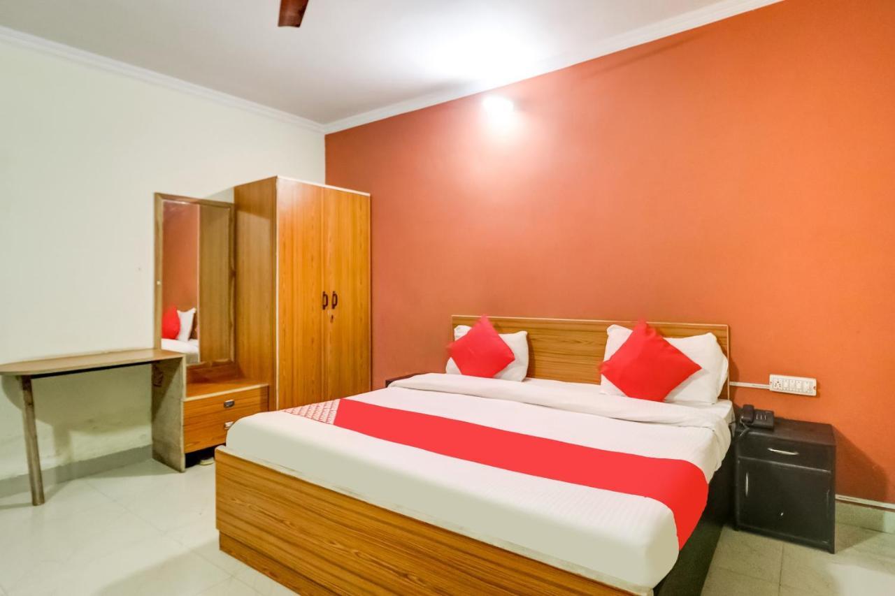 Oyo Hotel R K Residency Ґурґаон Екстер'єр фото